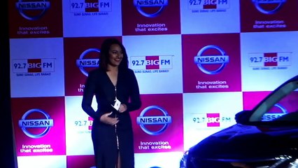 Watch Sonakshis reaction on Deepikas My Choice
