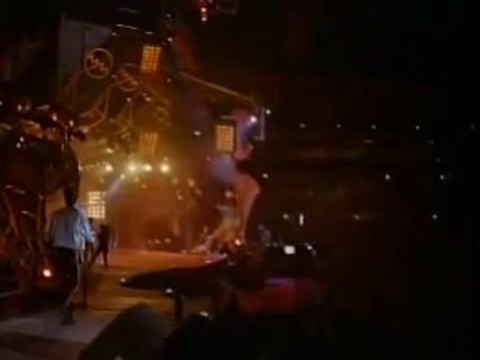 Rolling Stones Honky Tonk Woman live with the famous inflatable dolls