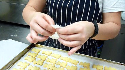 Biscotti di Pasta Frolla per Bambini - Come Fare Ricette Pasticceria Dolci e Cucina