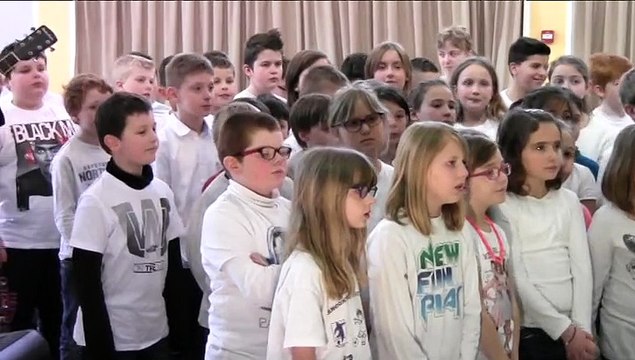 [ École en choeur]_ Académie Nancy-Metz. École élémentaire de Freistroff.57