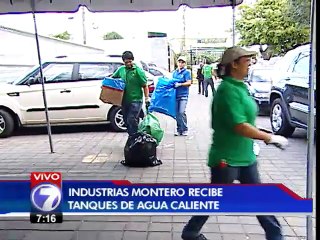 Guarde sus adornos de navidad utilizando material no reciclable