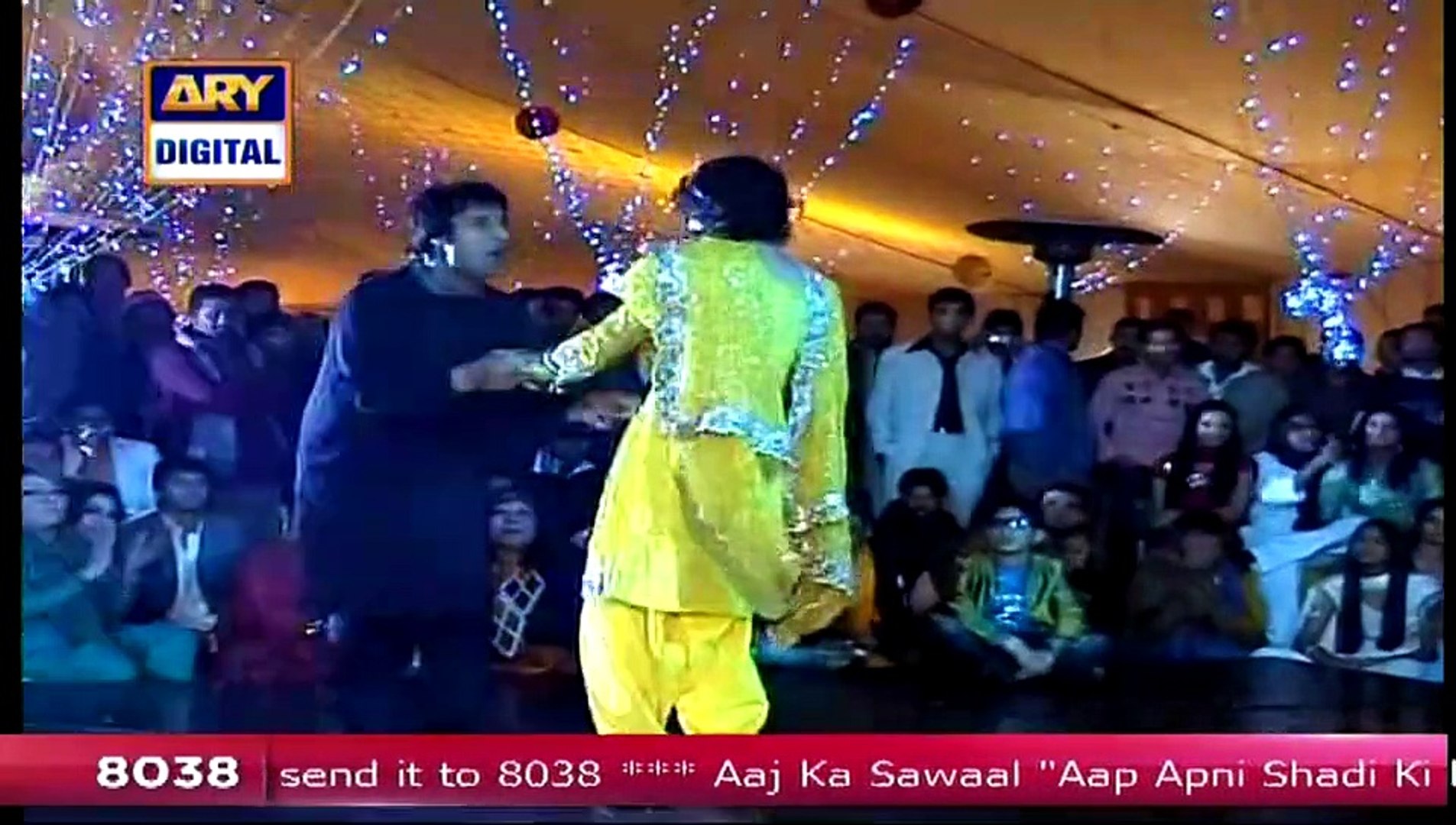 ⁣Flim Star Sana Nawaz Shows Her Wedding Videos In Live Show