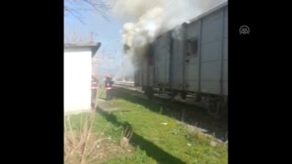 Pamukova İstasyonu'nda Bekleyen Personel Taşıma Vagonu Yandı