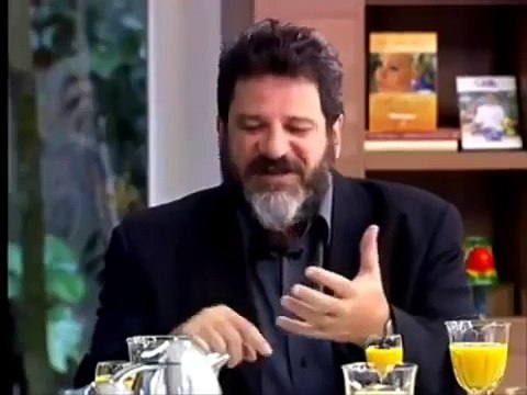 Você é idiota ou é político? - Mario Sergio Cortella sobre política