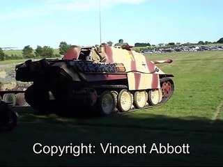 JAGDPANTHER - Firing it's main 88mm Gun.