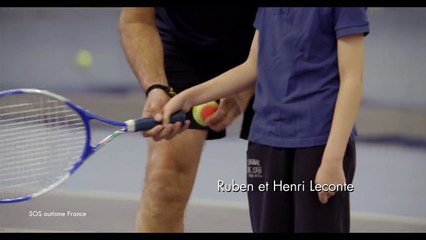 SOS Autisme : Henri Leconte joue au tennis avec Ruben