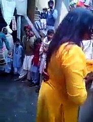 Pashto Girl Beautiful Dance With Dhol - 2015