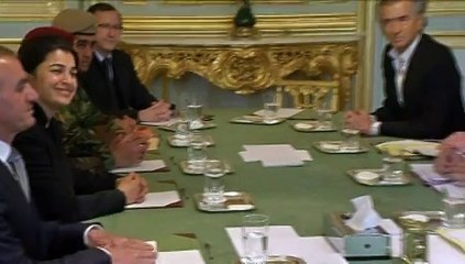 L'Elysée reçoit des combattants kurdes accompagnés de BHL