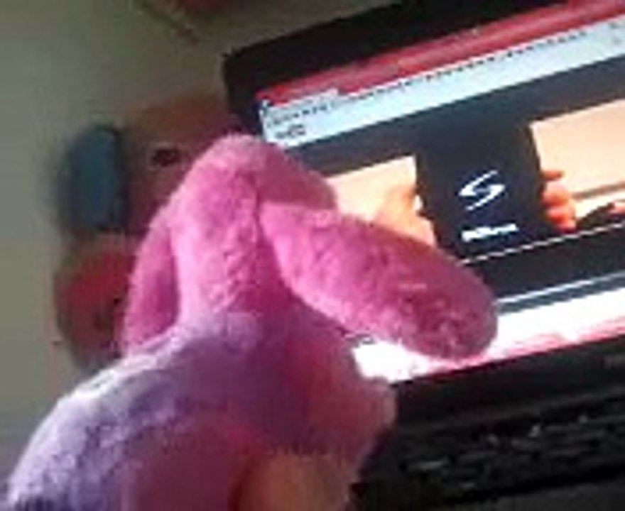 Zhu Zhu pet Ep.66 Samsung Galaxy S II. On a Dvd,Can your look phone Android?