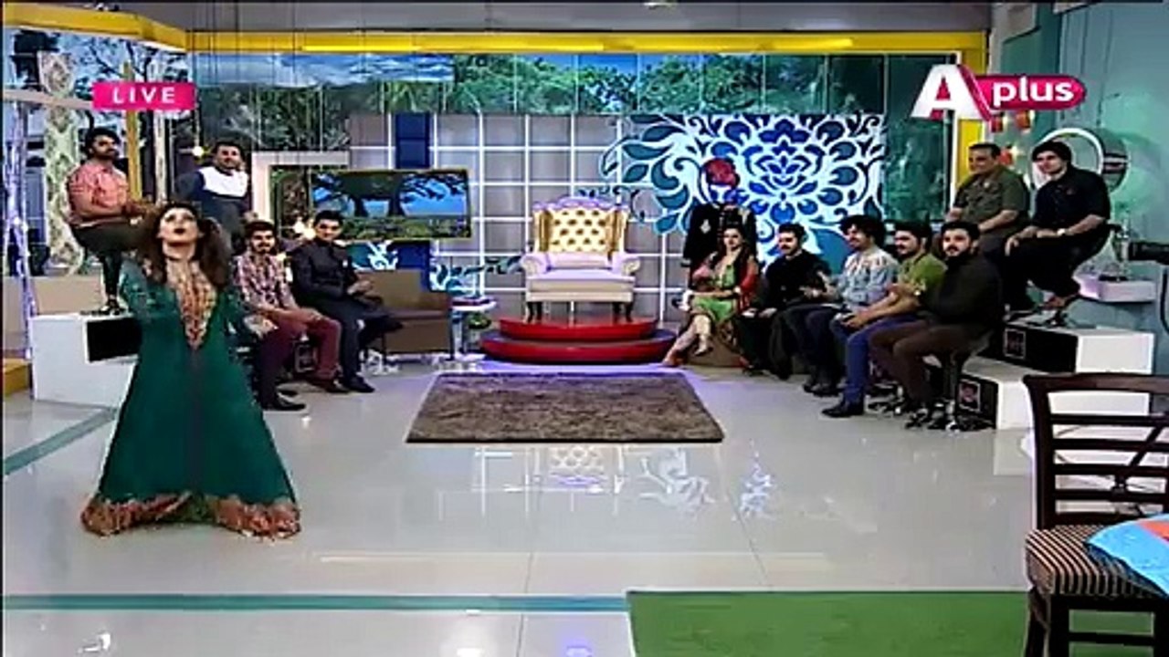 Actress Laila Came in the Morning Show with a Vulgar Dance then went onto Kiss the host - Video Dailymotion