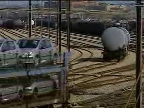 Le transport de matières dangereuses. Extrait du film Face aux risques