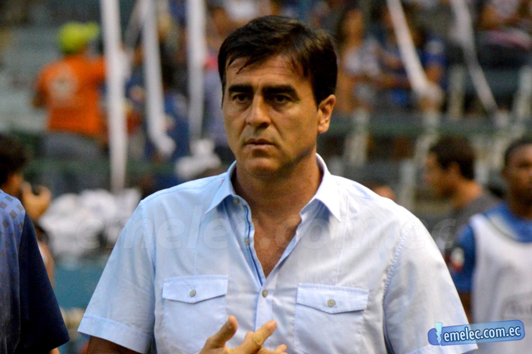 Opinión: "La mano de Quinteros" - Alfredo Pinoargote