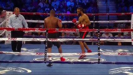 Boxe - Un combat interrompu... parce qu'un combattant fait tomber son téléphone portable