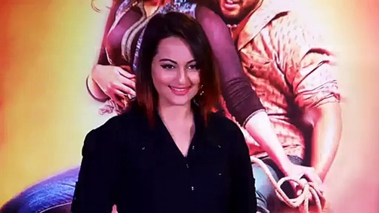 Watch Sonakshis reaction to Katrinas wax statue - Video Dailymotion