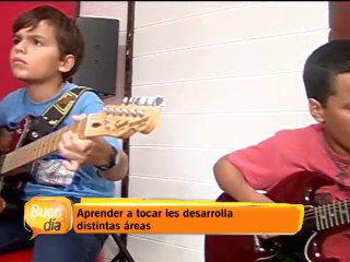 Los grandes beneficios de que los niños aprendan a tocar un instrumento