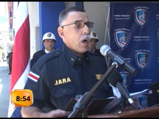 Dos policías protegen a la ciudadanía y a la vez enriquecen con arte la cultura