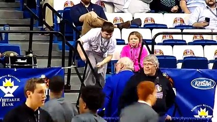 Cet Enfant s'est fait Surprendre à Danser en Plein Match