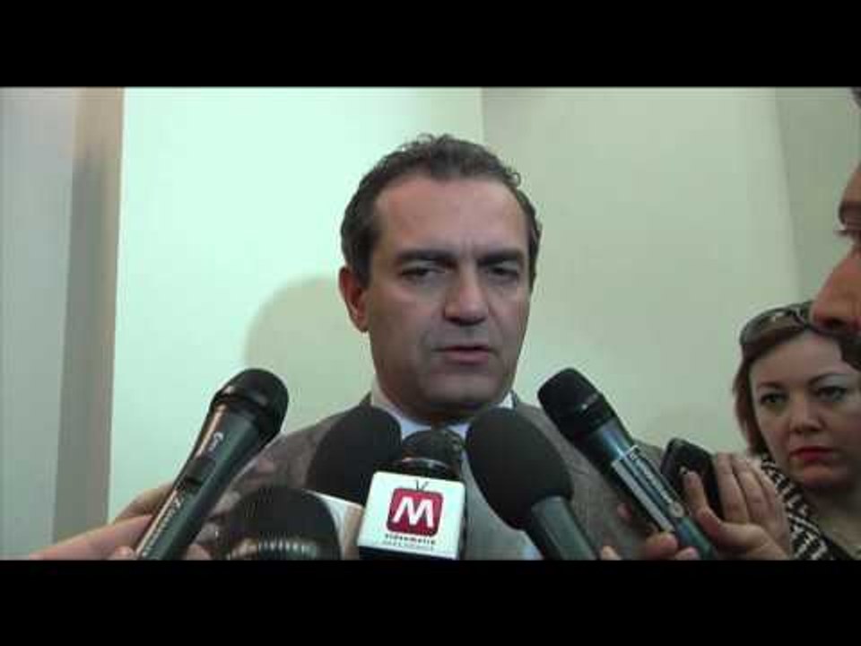 Napoli - Città metropolitane, De Magistris: "Tagli? Governo irresponsabile" (02.04.15)