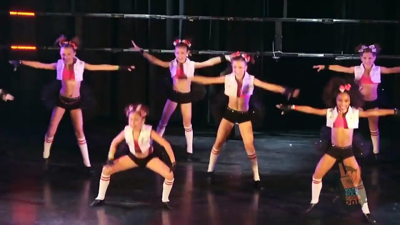 TJ & the Lil Mamas at the Youth Rock Awards