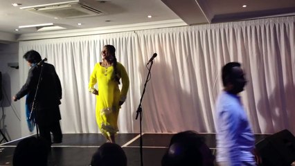 Saima Khan Hot Mujra In Manchester_(720p)