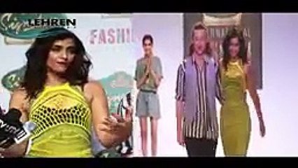 Sonam Kapoor's Ramp Walk At SIFW.mp4