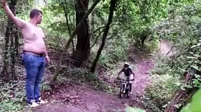 VTT : il utilise le ventre de son pote comme un module