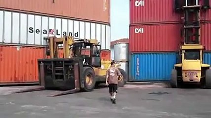 OHAA...Forkliftcinin Demir Parayla Süper Hareketi..