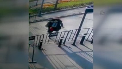 İstanbul Emniyet Müdürlüğü'ne Saldırı Anı (Ön Cephe)