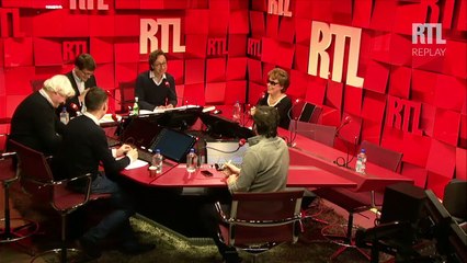 Stéphane Bern reçoit l'écrivain Françoise Chandernagor dans A LA BONNE HEURE DU 2 AVRIL 2015 1ERE PARTIE