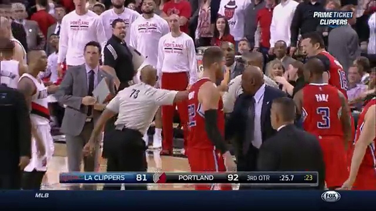 Chris Kaman shoves Chris Paul, LaMarcus Aldridge shoves Glen Davis: Clippers at Blazers
