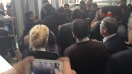 Adliyede Girişinde Aranma' Gerginliğine Çevik Kuvvet Müdahale Etti