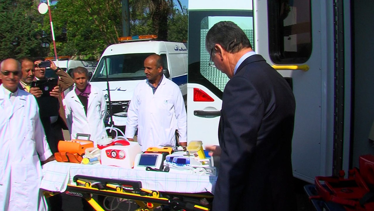 Répartition de 138 ambulances de haute qualité dans plusieurs régions et provinces