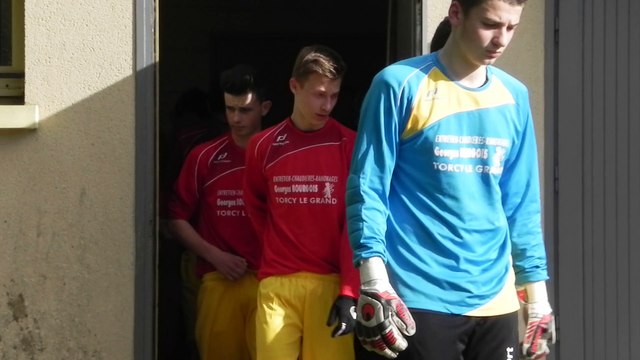 Les U15 a la sortie des vestiaires de QUINCAMPOIX du match contre BUCHY