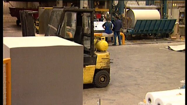 Vakbond FNV eist sociaal plan voor de werknemers van kartonfabrikant Smurfit Kappa - RTV Noord