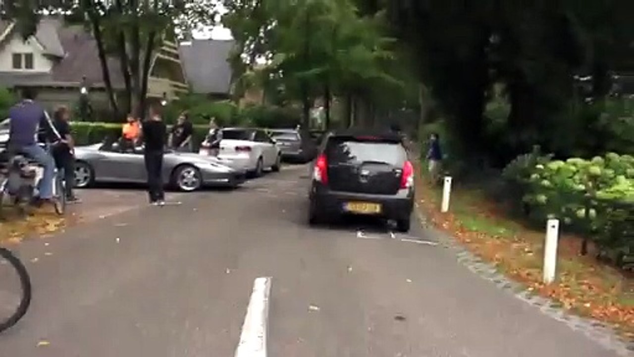 Alors on fait son petit malin avec la Ferrari