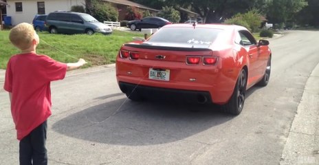Arracher une dent à un enfant avec une Chevrolet Camaro