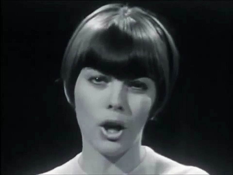 Mireille Mathieu -  Paris en colère    (1966)