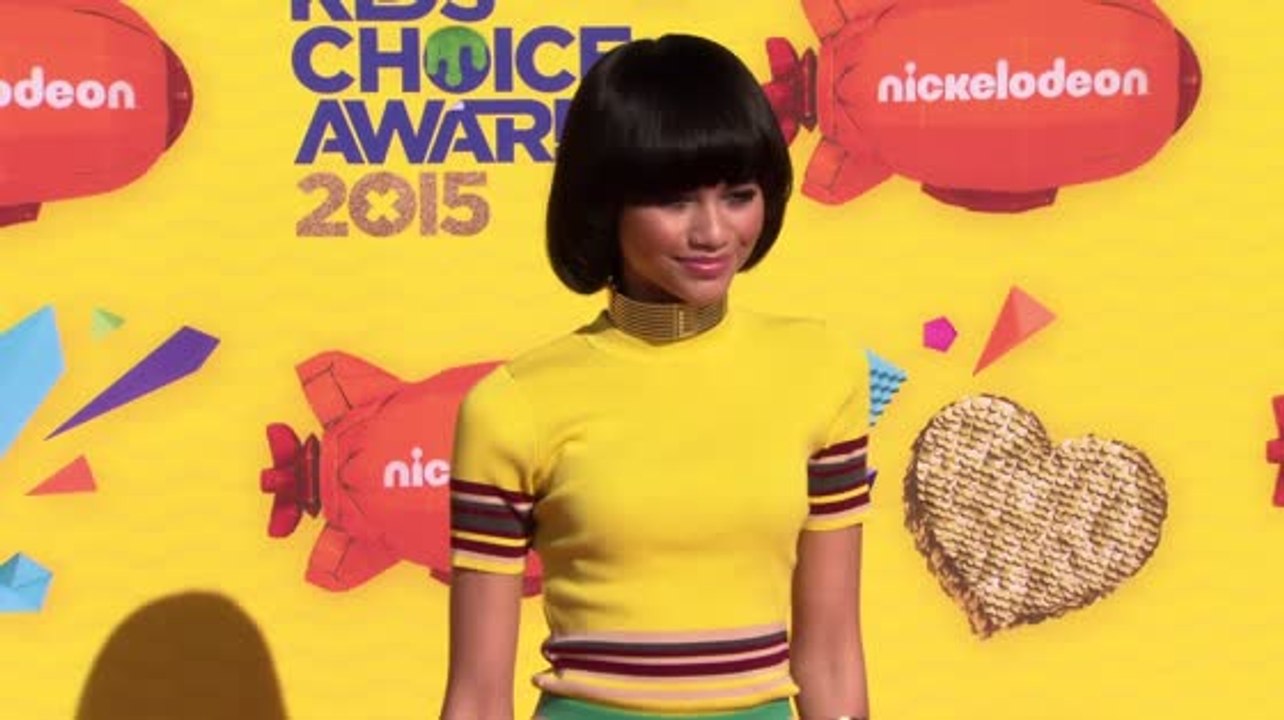 Zendaya und weitere Stars tragen in diesem Frühling Streifen