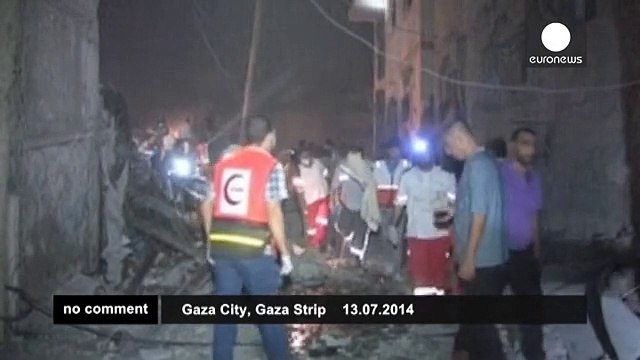 Thousands flee Gaza after Israeli warning - no comment