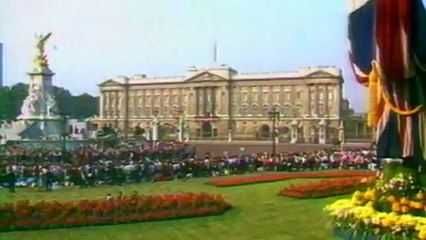 Pure History Specials - Diana vs The Queen