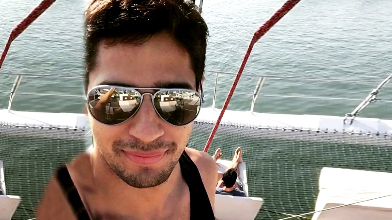 Sidharth Malhotra Lost His-VIRGINITY-OMG 2015
