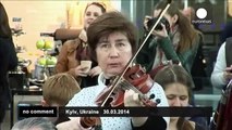 Ukrainian orchestras play EU anthem in honour of fallen Maidan protesters - no comment