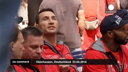 Wladimir Klitschko holds public boxing training session in Germany - no comment