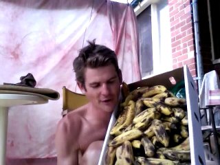 how much fruit does a fit and healthy raw vegan eat in a day? #76