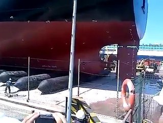 بحری جہاز کو سمندر میں اتارنے کا طریقہ