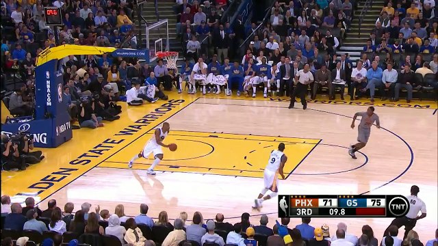 Le superbe enchaînement de Leandro Barbosa fait danser Stephen Curry