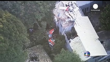 Brasil: cinco muertos al estrellarse un helicóptero sobre una casa