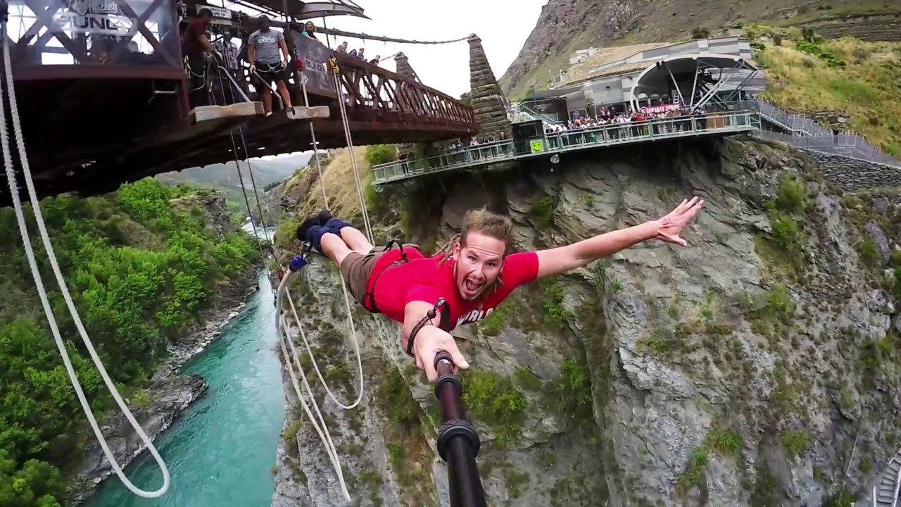 Sauts à l'élastique de l'extrême