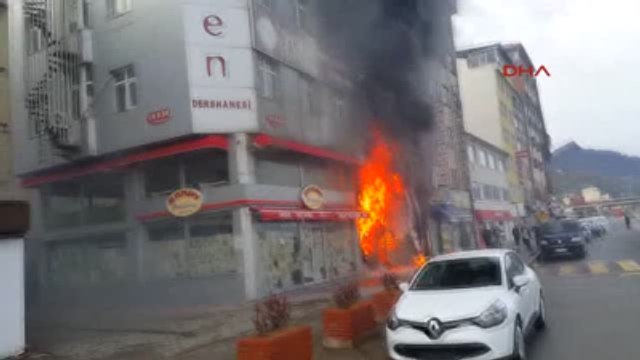 Artvin Hopa? da Yangını Toma Söndürdü