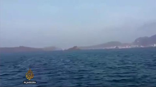 Houthi rebels advance in Aden despite air strikes